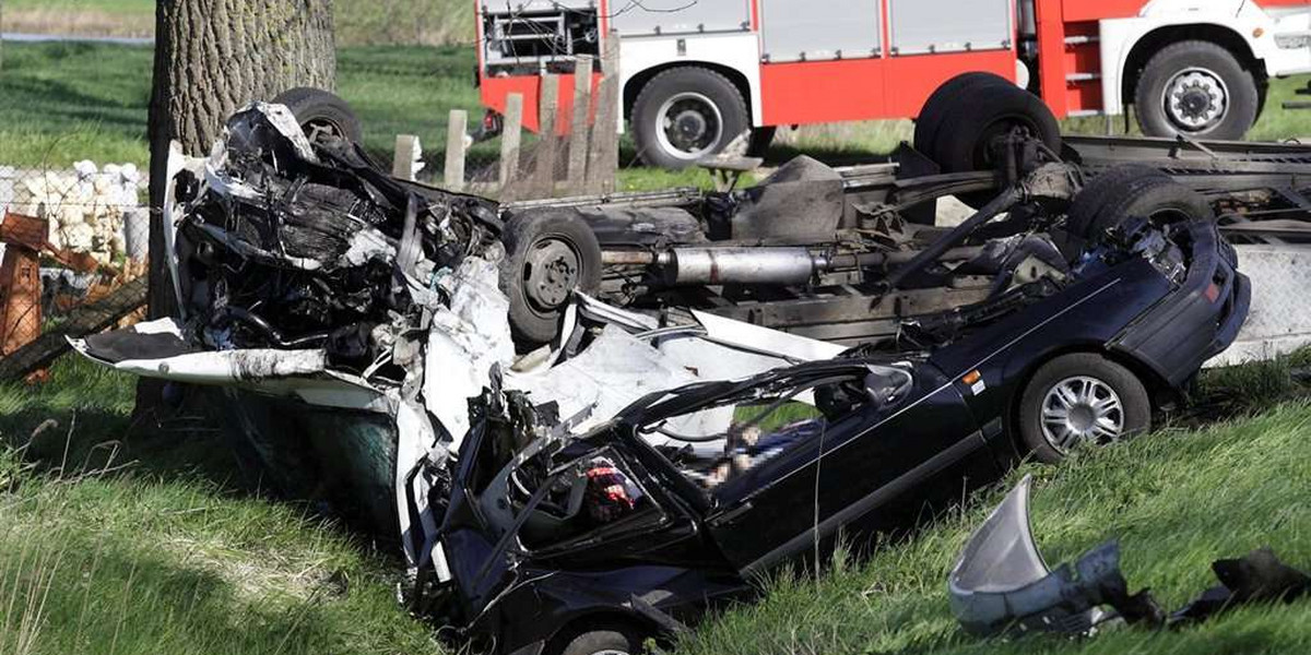 Tragiczny wypadek. 4 osoby nie żyją. Drastyczne zdjęcia