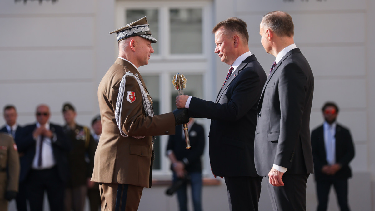 Organizowali pikniki – dostali awanse od Mariusza Błaszczaka. "To zakrawa na sabotaż" 