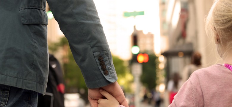 "Od 8 do 16 młodzież może wychodzić tylko pod opieką dorosłego"