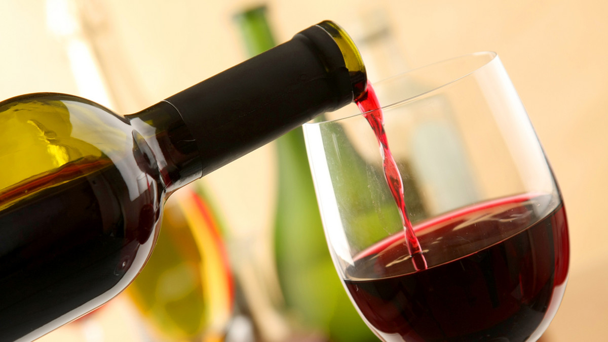 Wino bezalkoholowe – gdzie można kupić? Co warto o nim wiedzieć?