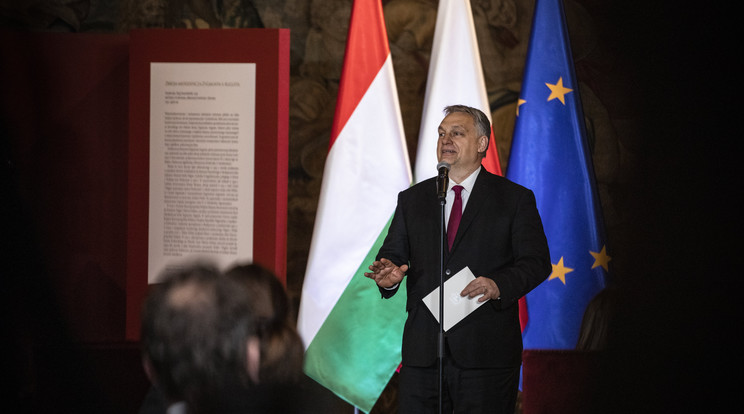 Orbán Viktor levelet írt, nem sok köszönet volt benne, akár a végletekig is hajlandó elmenni./ Fotó:MTI/Miniszterelnöki Sajtóiroda/Fischer Zoltán