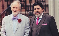 Miłość jest dziwna? John Lithgow wychodzi za Alfreda Molinę [ZDJĘCIA]