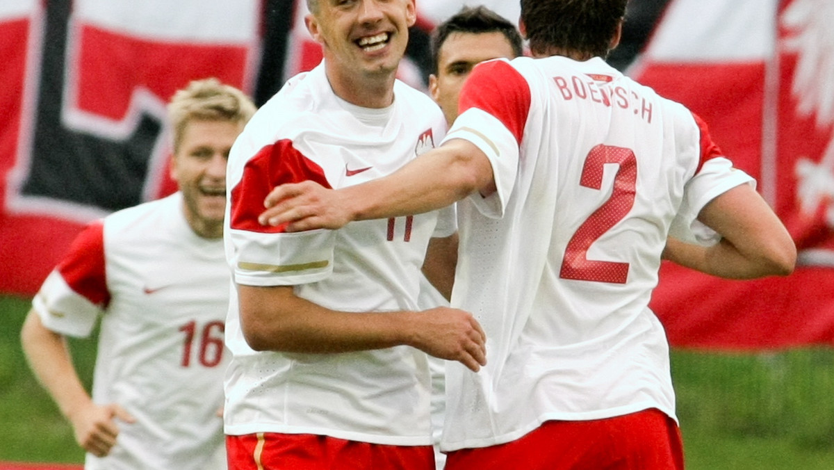 W towarzyskim meczu piłkarskim gospodarzy Euro 2012, Polska zremisowała z Ukrainą 1:1. Biało-Czerwoni przeprowadzili kilka składnych akcji, a po jednej z nich gola zdobył Ireneusz Jeleń. Napastnik Auxerre tym samym przełamał trwającą od ponad 400 minut niemoc strzelecką polskiej reprezentacji za kadencji Franciszka Smudy. Niestety Ukraińcy wyrównali na kilka sekund przed końcem spotkania.