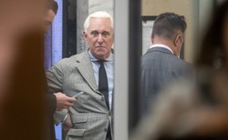 Doradca Trumpa Roger Stone uznany za winnego. Grozi mu 20 lat więzienia