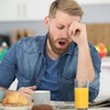 Pospanost nakon jela može biti posledica naglog pada krvnog pritiska