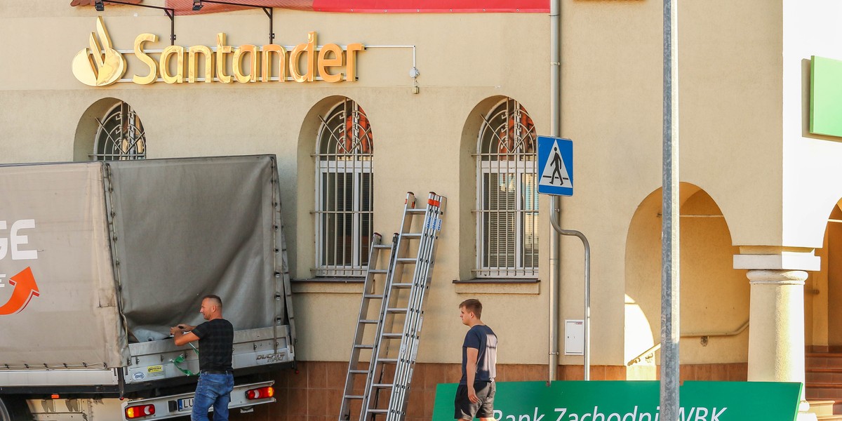 Bank w weekend zmienił wizualizacji oddziałów oraz usług bankowości internetowej i mobilnej