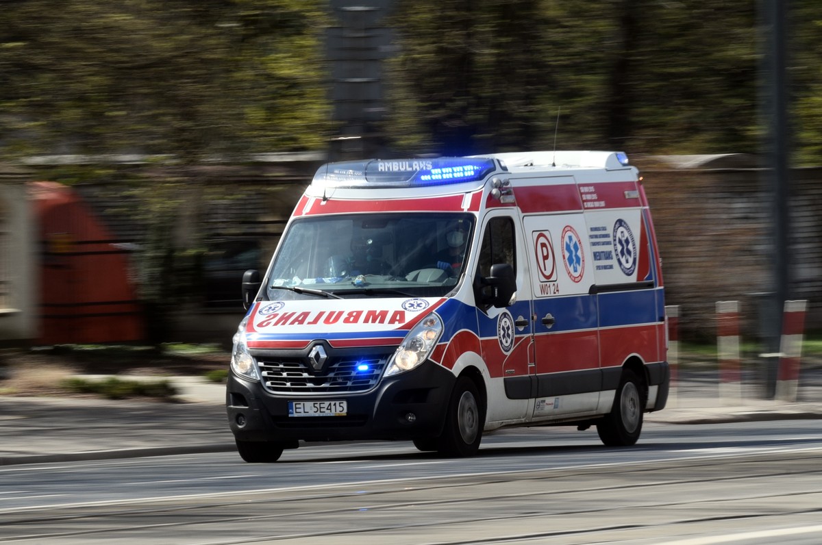 Groźny wypadek w stoczni, w Gdyni. Kobietę przygniótł element ważący 330 kg