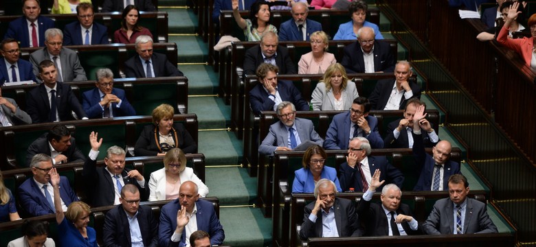 "Ziobro będzie oskarżał, wydawał wyroki i jako naczelny klawisz będzie je wykonywał". Zmiana ustawy o sądach powszechnych