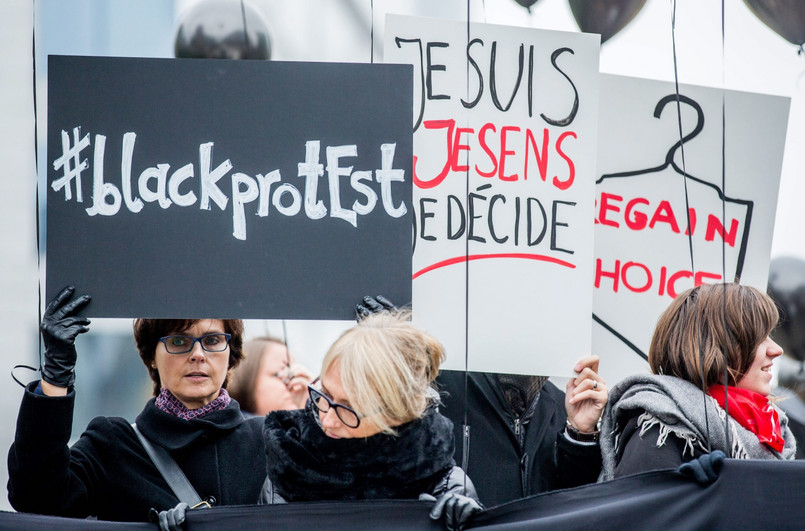 Czarny protest na rzecz praw kobiet z Polski odbył się także w Brukseli