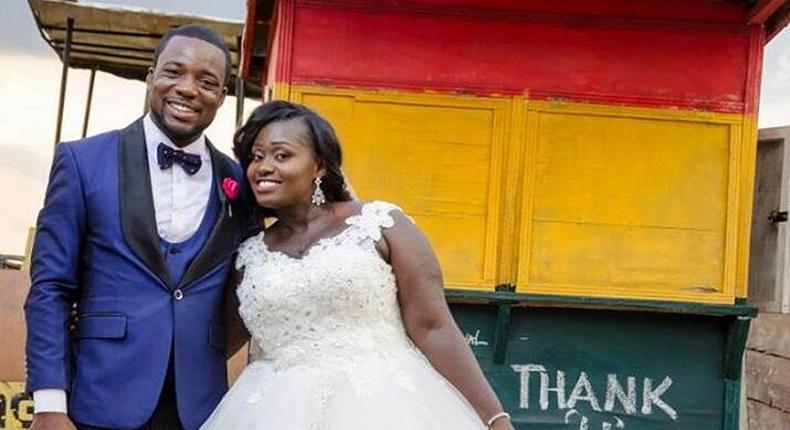 “Lotto Kiosk couple takes post wedding photos at the same spot