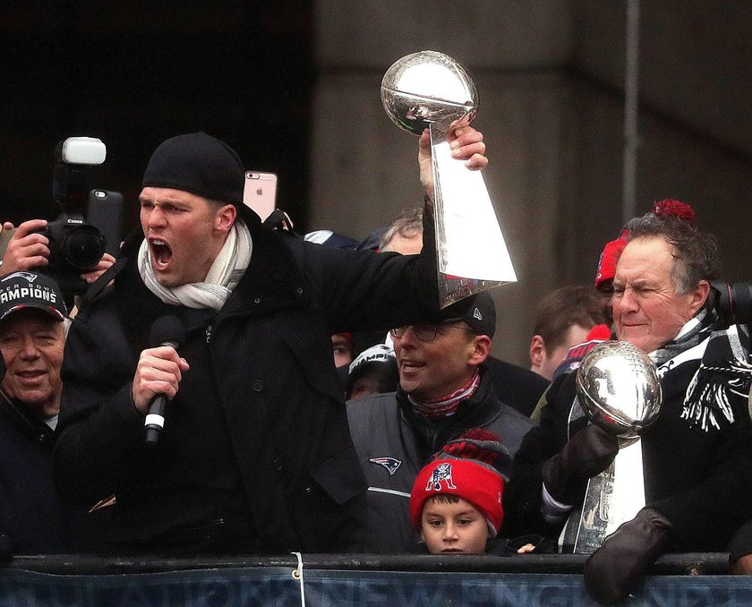 Mistrzowska feta zwycięzców Super Bowl. Alkohol lał się strumieniami