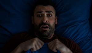 Hipnički trzaj je iznenadno, nevoljno trzanje mišića koje se javlja kada telo tone u san
