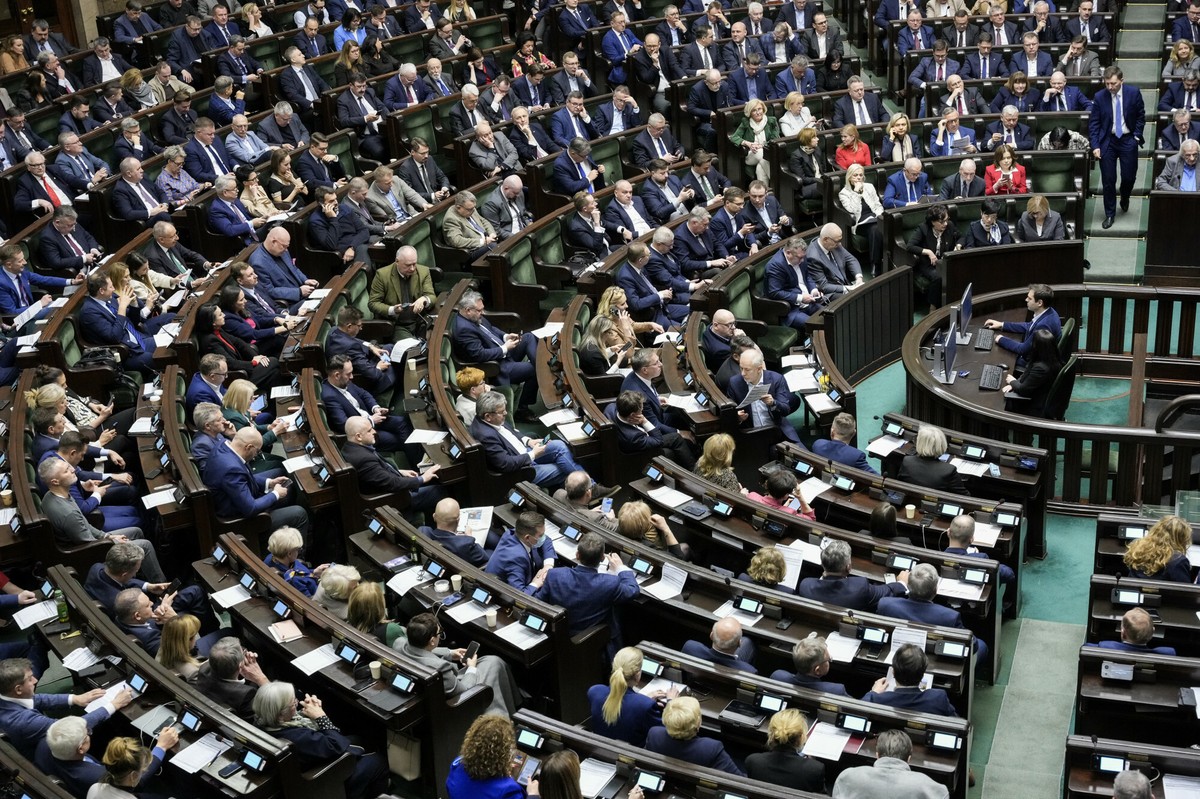 Kolejne podejście do odpartyjnienia spółek. Nowy pomysł prosto z koalicji