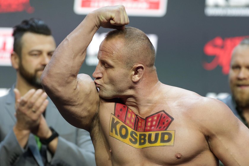 Mariusz Pudzianowski i Popek na ważeniu przed KSW. Raper znów pajacował