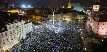 "Ani jednej więcej!". Marsze dla Izy z Pszczyny w całej Polsce. Wielkie tłumy w Warszawie [DUŻO ZDJĘĆ]