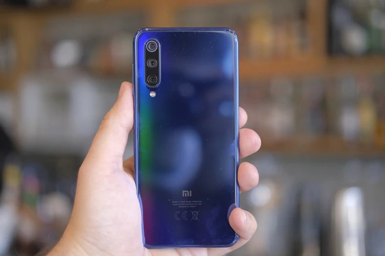 Xiaomi Mi 9 SE tył