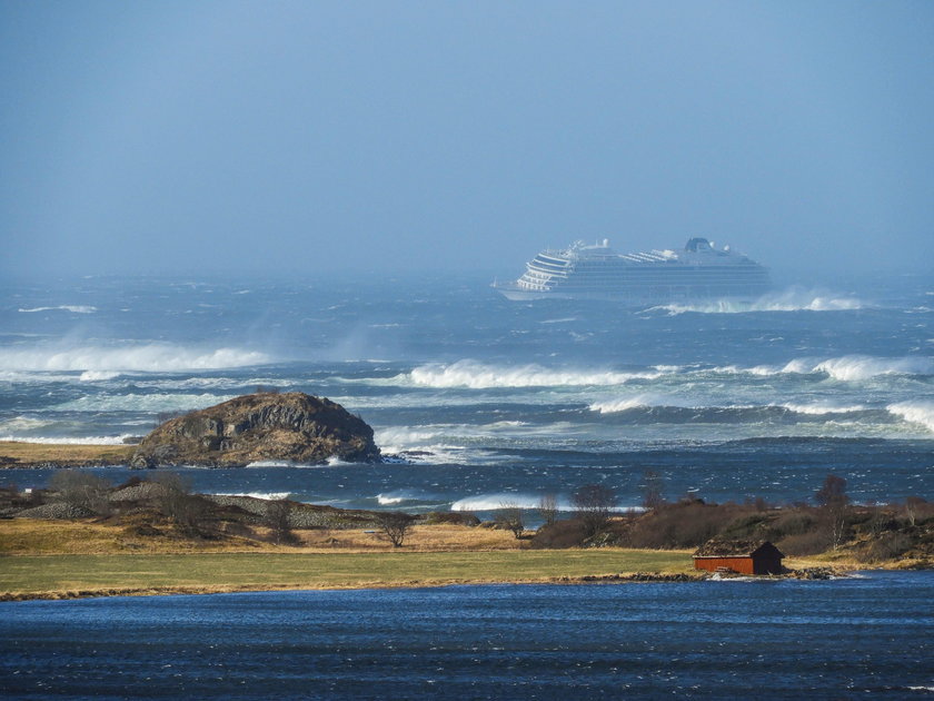 Norwegia: Ewakuacja statku wycieczkowego „Viking Sky”