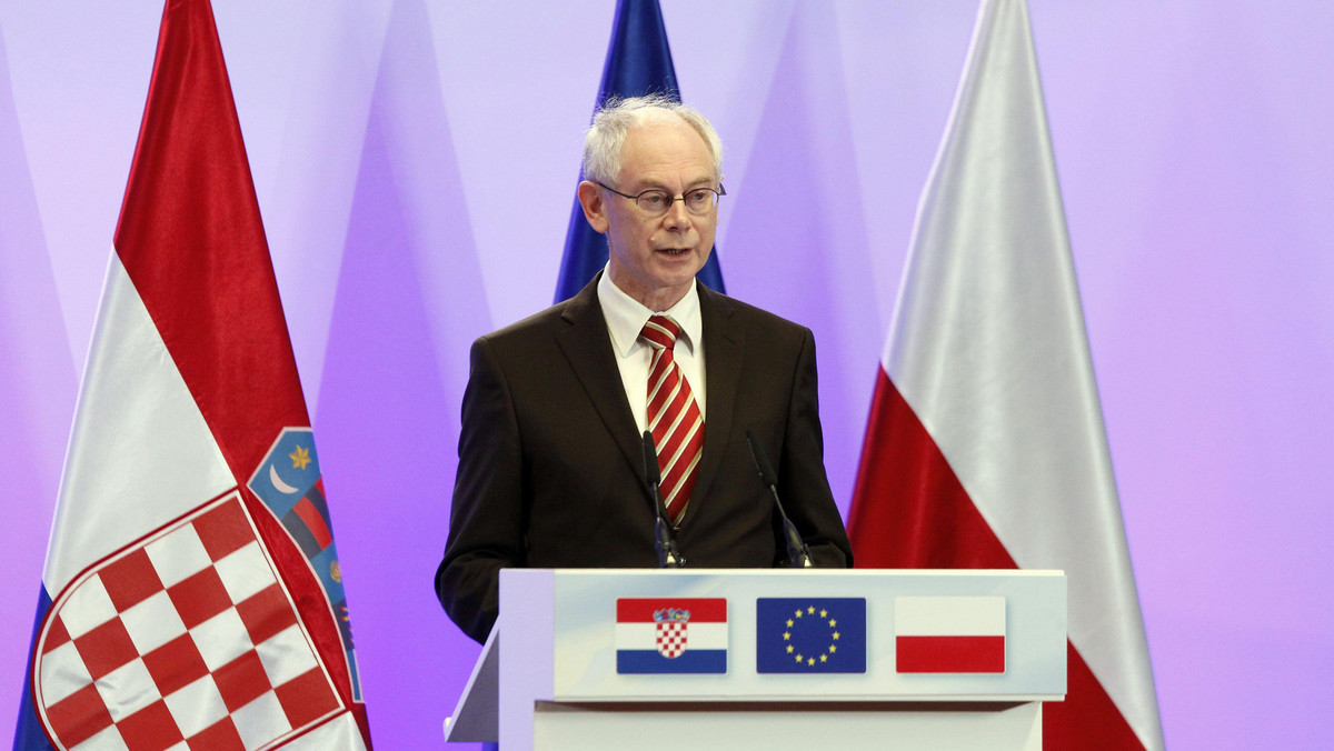 Przewodniczący Rady Europejskiej Herman Van Rompuy oświadczył dzisiaj w Kijowie, że Unia Europejska uważnie obserwuje sytuację w Korei Północnej po śmierci jej przywódcy Kim Dzong Ila.