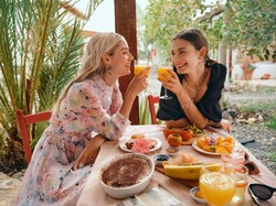 Ubrania i wartości, które budzą  dobrą energię. Piękna kampania znanej marki