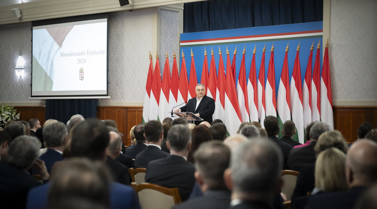 A Miniszterelnöki Sajtóiroda által közreadott képen Orbán Viktor miniszterelnök beszédet mond az éves nagyköveti értekezleten a Külgazdasági és Külügyminisztériumban 2024. március 5-én. MTI/Miniszterelnöki Sajtóiroda/Benko Vivien Cheroad