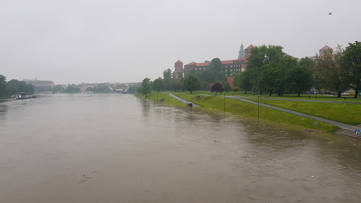 Kraków: Alarm przeciwpowodziowy. Fala kulminacyjna przeszła przez miasto