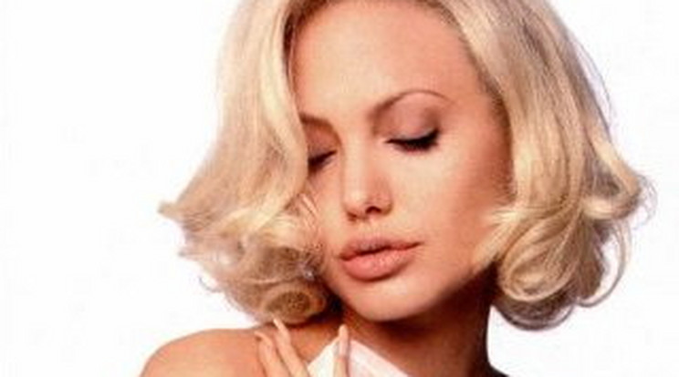 Szőkén hódít Angelina Jolie 