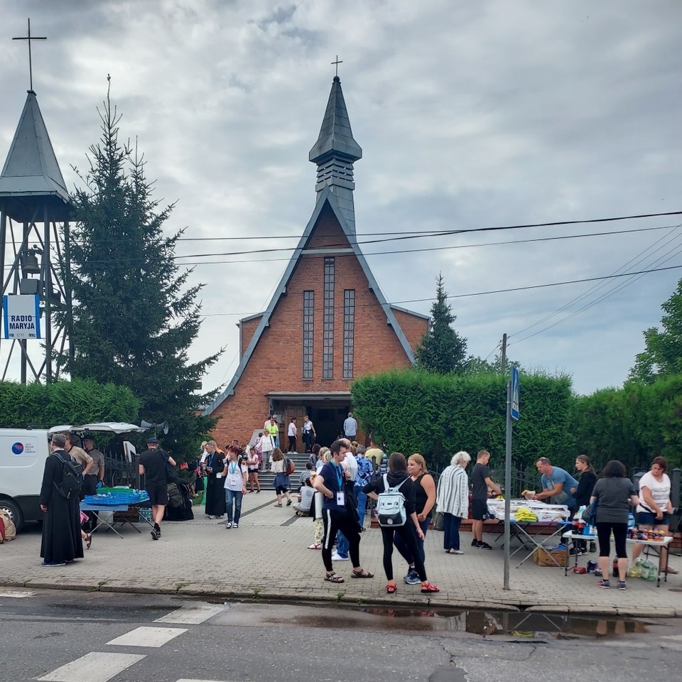 Łaskowice — 10 kilometrów od Łodzi. I pierwszy postój