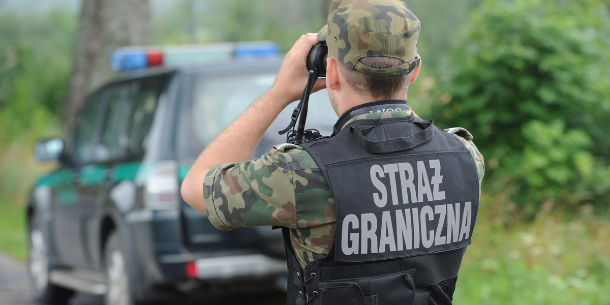  Straż graniczna i policja zatrzymały Gruzina przewożącego dziewiętnastu nielegalnych imigrantów. Zdjęcie poglądowe.