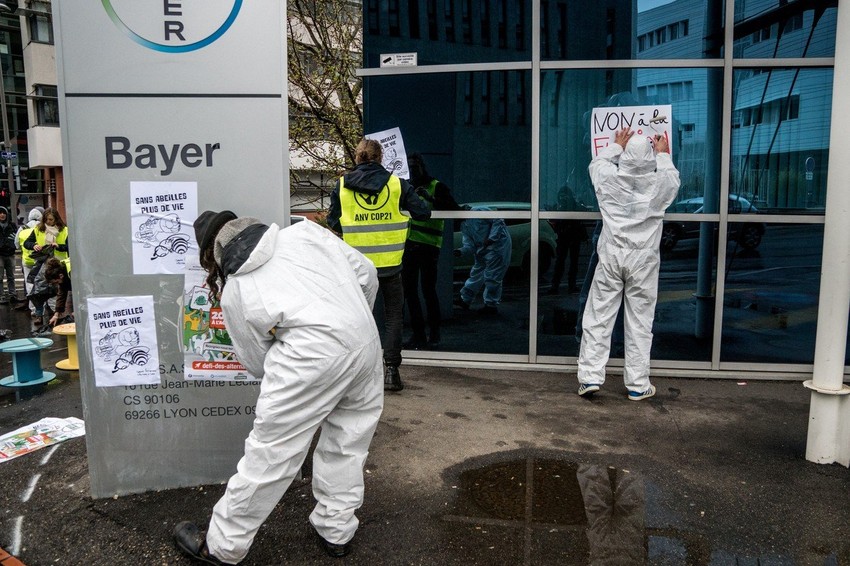 Demonstracije ispred sedišta "Bajera" zbog spajanja sa "Monsantovom" kompanijom u Lionu