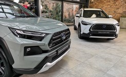 Nowa Toyota Corolla Cross w Polsce. Cena nieważna, kierowcy już nie mogą spać