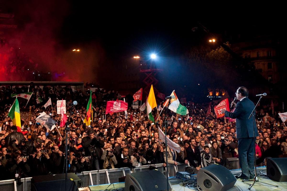 Francois Hollande na scenie