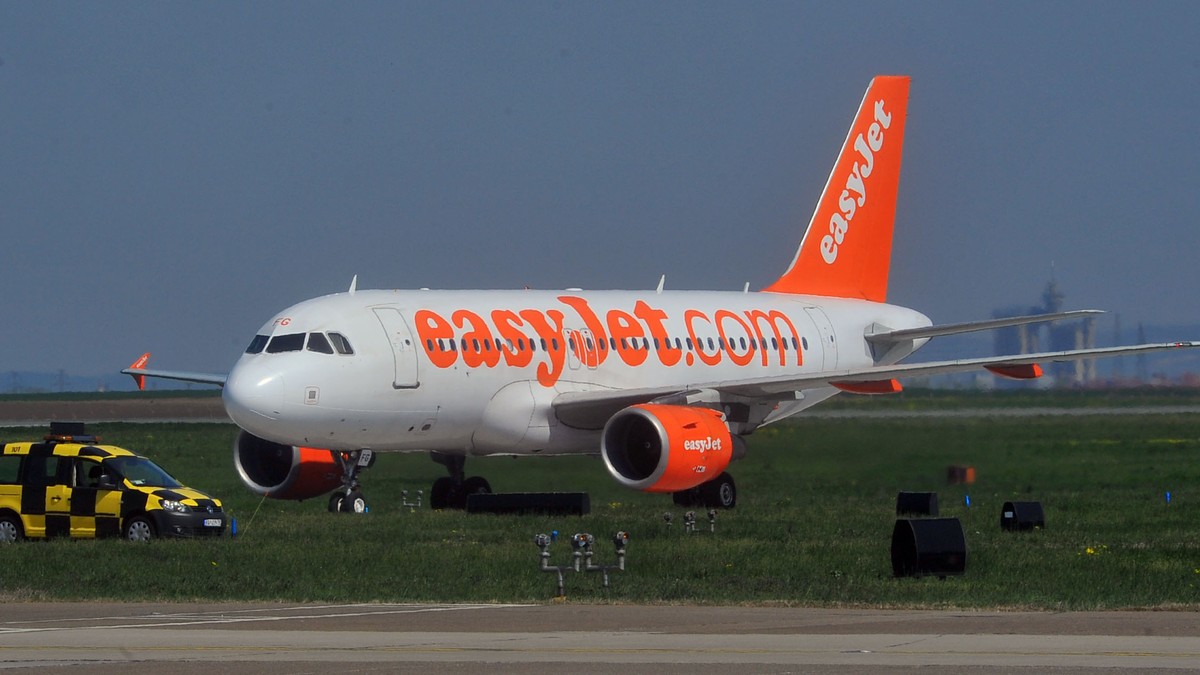 Izi džet avion
