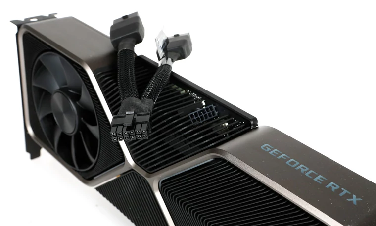 Nvidia GeForce RTX 3080 FE – nowe, 12-pinowe złącze zasilania oraz dołączana do karty przejściówką
