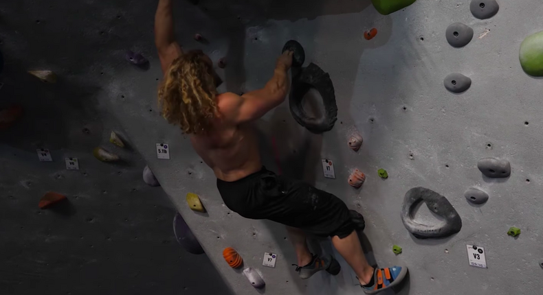 A Bodybuilder Went Bouldering with a Pro Climber