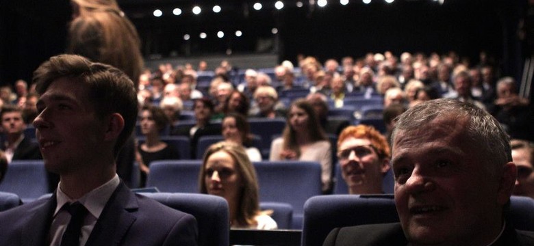 Krzysztof Globisz wraca do zdrowia! Zgotowali mu owację na stojąco