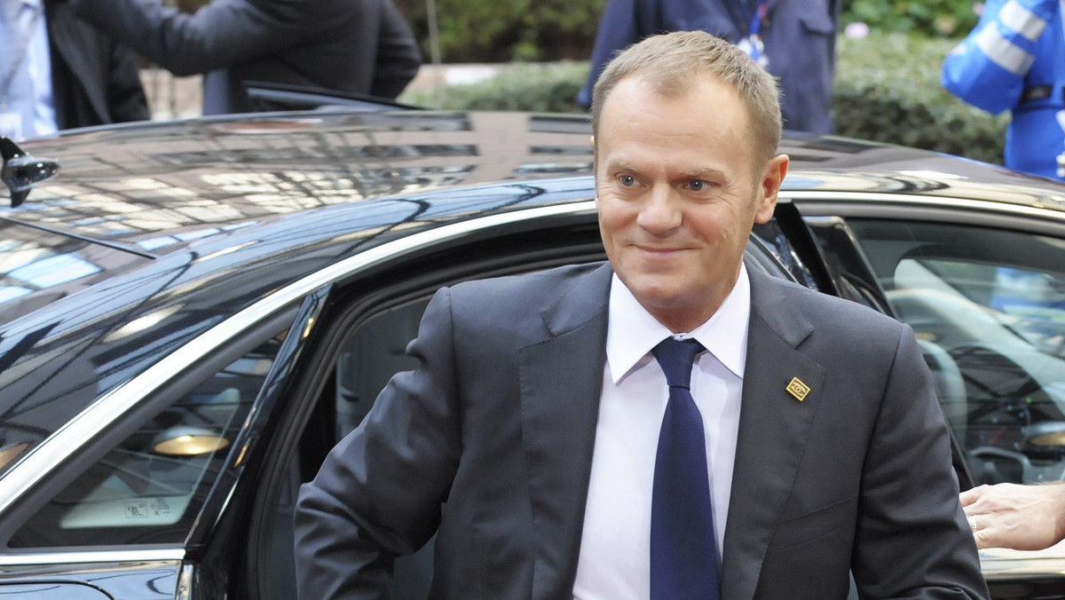 Premier Donald Tusk powiedział, że jego spotkanie z rodzinami ofiar katastrofy smoleńskiej mogłoby odbyć się między 9 a 11 listopada. Tusk oświadczył, że jest gotowy na takie spotkanie.