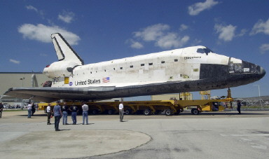 US-SPACE SHUTTLE DISCOVERY-MOVED FOR LAUNCH PREP