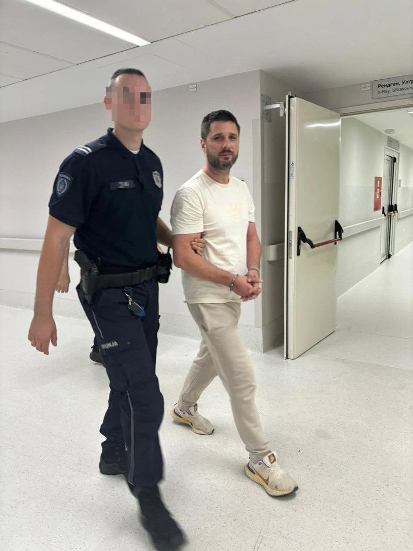 Marko Miljković u pratnji policije u urgentnom centru