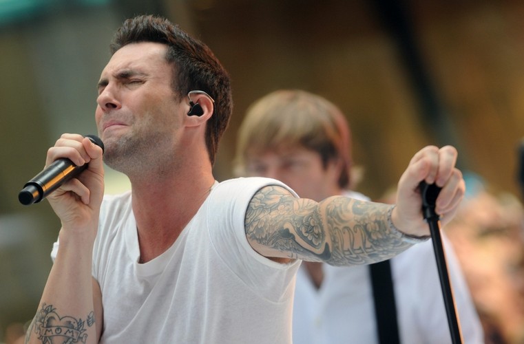 4. Payphone<br />
Maroon 5 Featuring Wiz Khalifa<br />
Overexposed<br /><br />