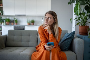 "Félek felvenni a telefont” – Mit jelent, ha valaki szorong a telefonálástól?