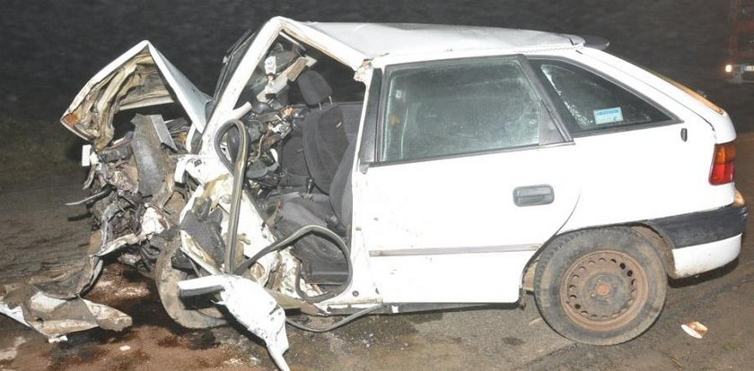 Tragiczny wypadek pod Jarosławiem. Zginęło dwóch młodych kierowców, cztery osoby ranne