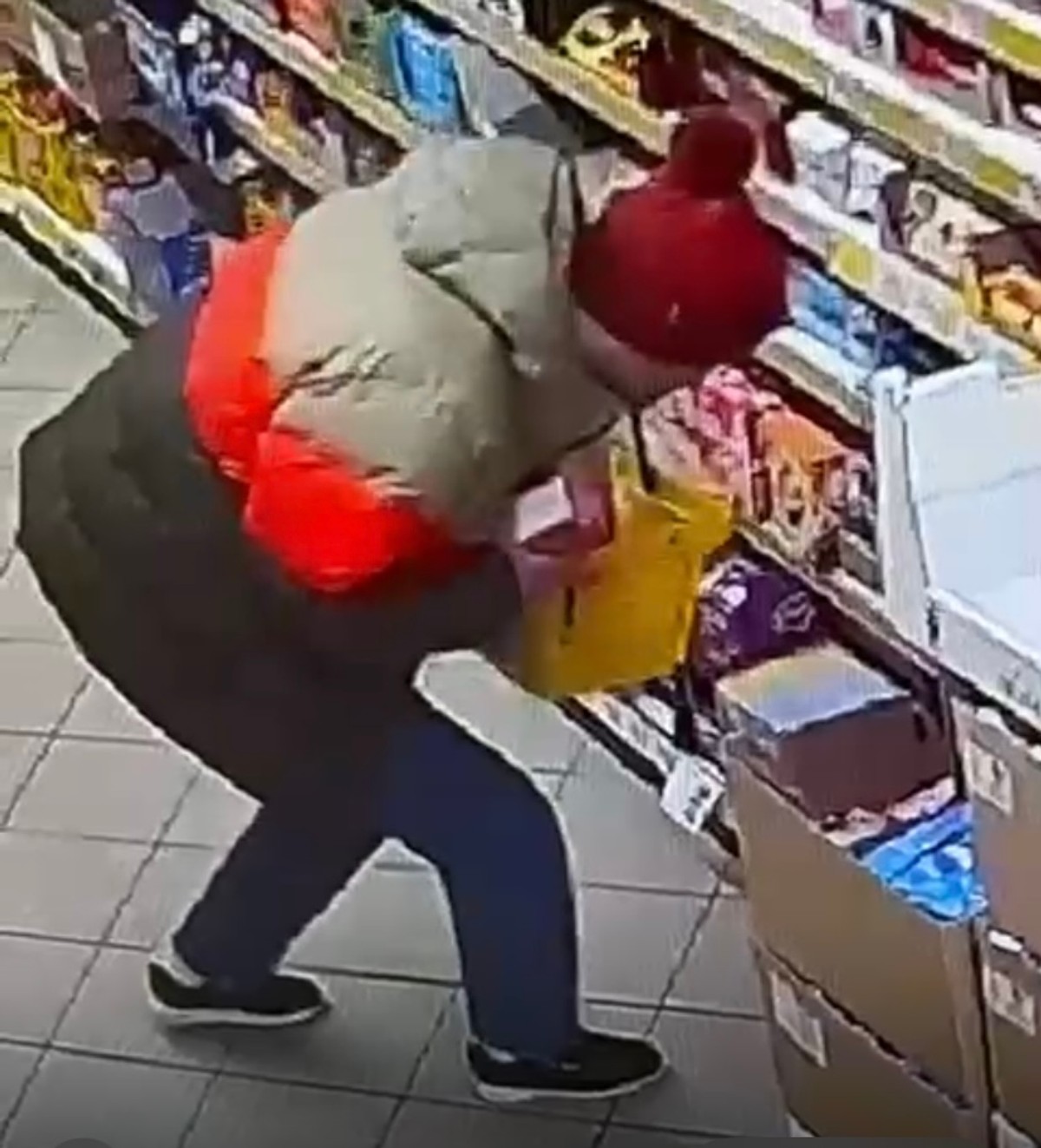 He stole food products and other products. The losses were estimated at 16 thousand. zloty