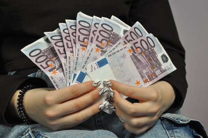 Kurs euro 19 kwietnia poniżej 4,65 zł