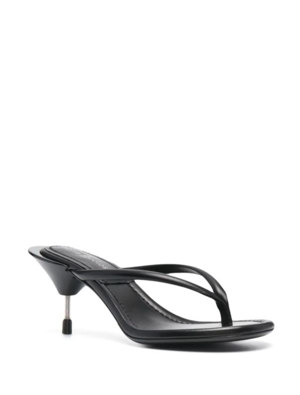 Flip-Flops mit Absatz von Acne Studios für 550 Franken, farfetch.com