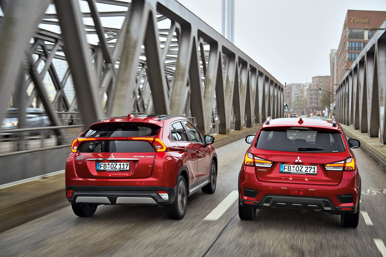 Porównanie 4 par SUV-ów: Mazda, Mitsubishi, Jeep i Volkswagen.