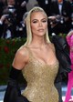 9. hely: Khloe Kardashian 311 millió követővel rendelkezik, és 447 milliót kap egy poszt után