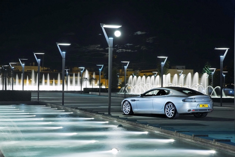 Aston Martin pojawił się w Polsce, na drogach będzie teraz piękniej