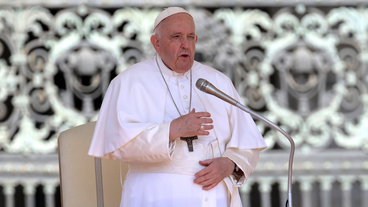 Papież Franciszek przejdzie zabieg laparotomii. Na czym to polega?