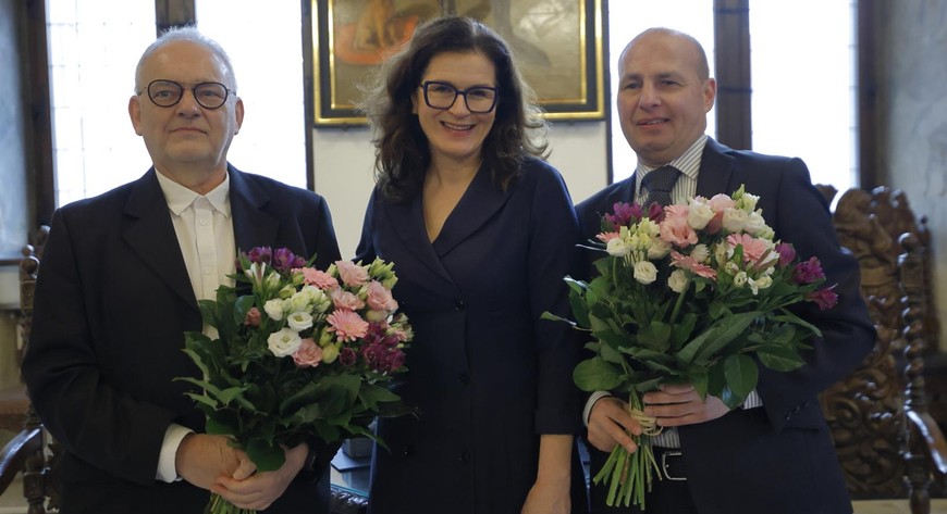 Każdy z laureatów otrzymał nagrodę w wysokości 25 tys. zł brutto, dyplom i statuetkę Heweliusza autorstwa prof. Jana Szczypki.