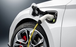 Skoda znalazła złoty środek. Hybryda nowej generacji przełamuje konwencje